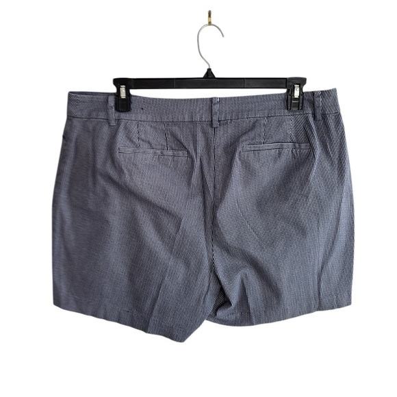 Lane Bryant Women's Plus Size 16 Bermuda Shorts Cotton Blend Navy White Striped - Picture 15 of 15